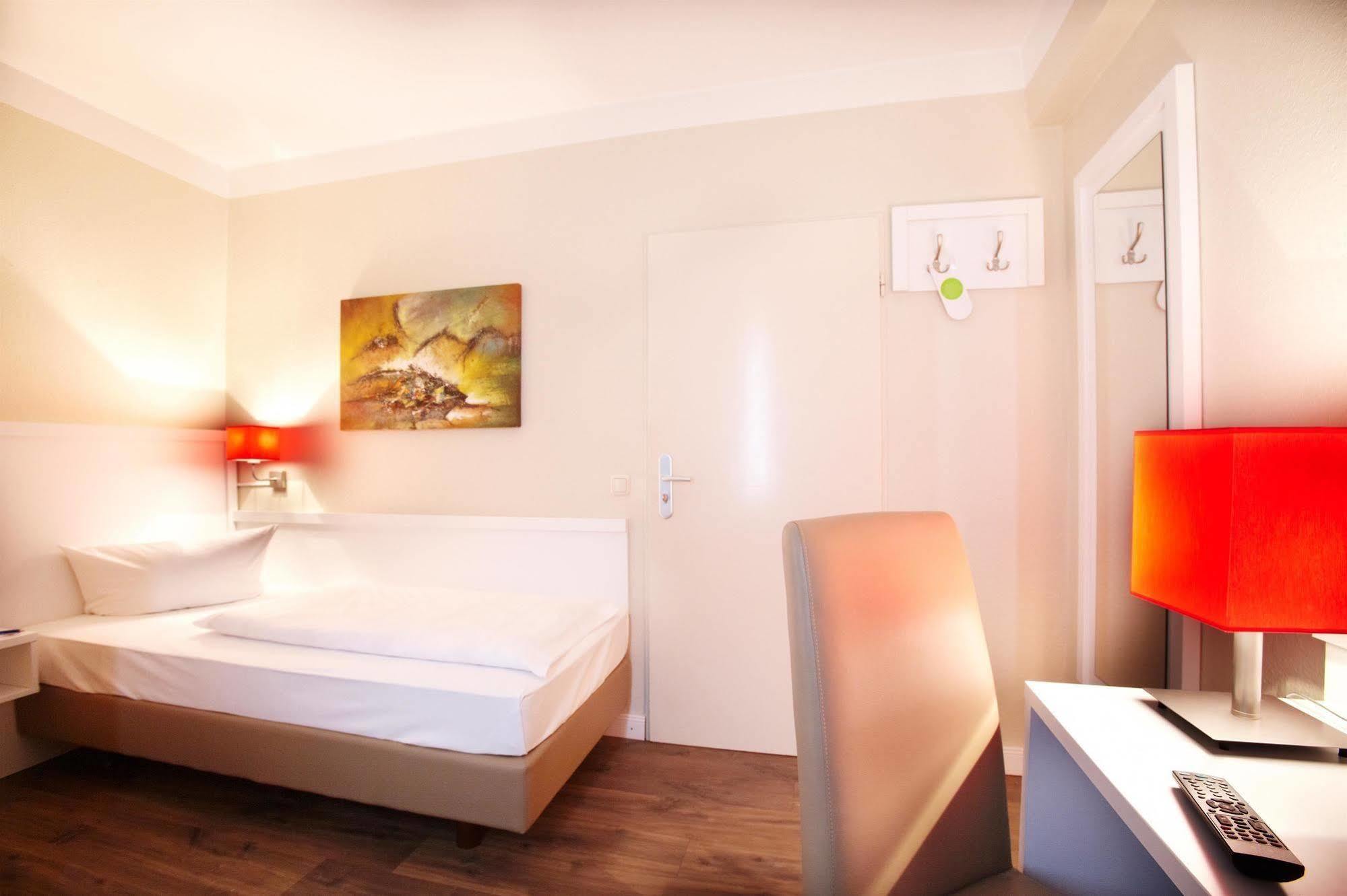 Hotel Ostseehalle Kiel By Premiere Classe Exterior foto